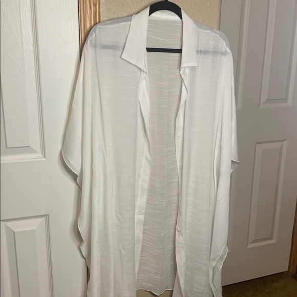 CHIC Solid White Beach Cover-Up Button Front Lightweight One Size - Picture 4 of 6